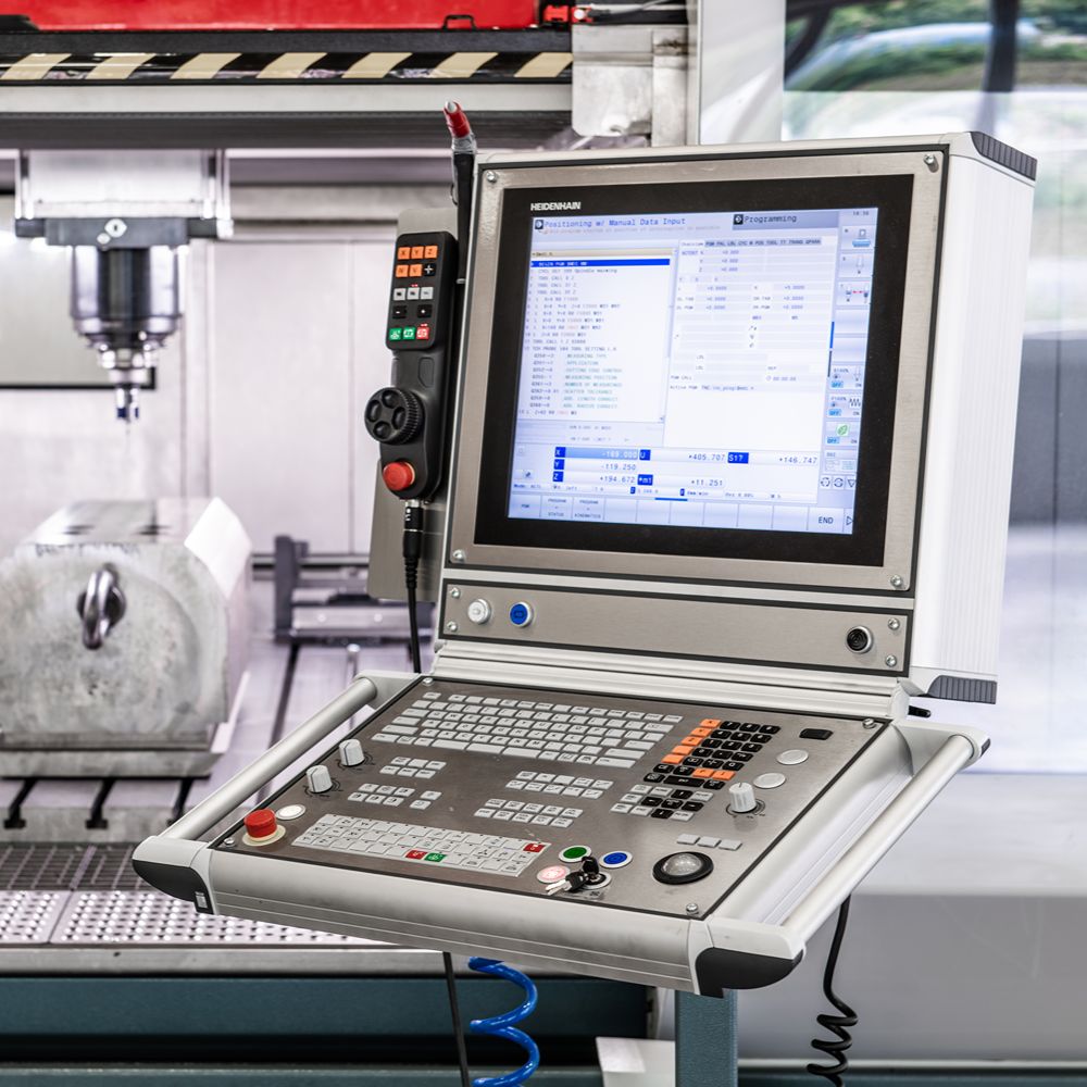 2r-technology_partner_machines-and-services_1VC-3_Axis_05